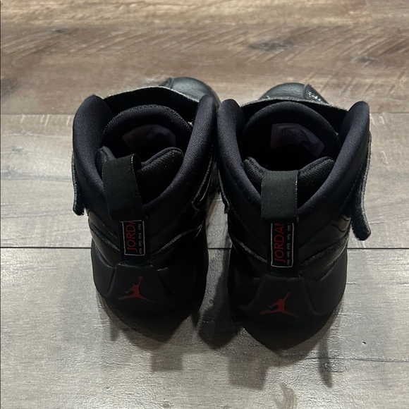 Jordan basketball shoes size 2 - Picture 3 of 4